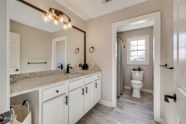 6 Carriage Court, Johnson City, TN 37604