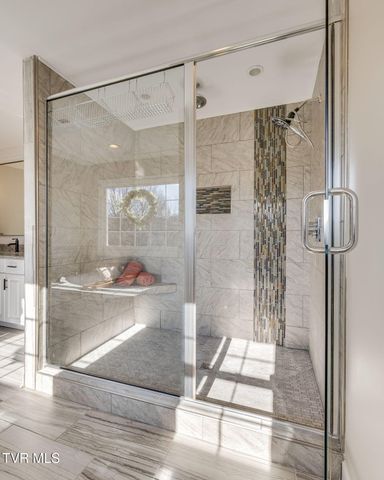 6 Carriage Court, Johnson City, TN 37604