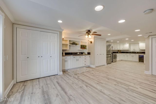 6 Carriage Court, Johnson City, TN 37604