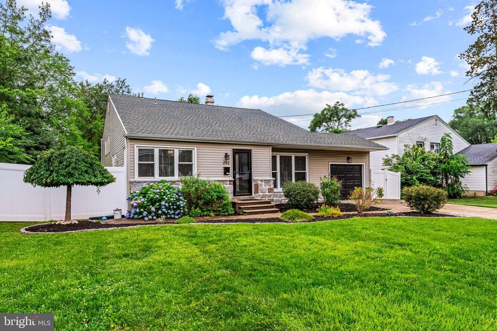 202 CRANFORD RD, Cherry Hill, NJ 08003