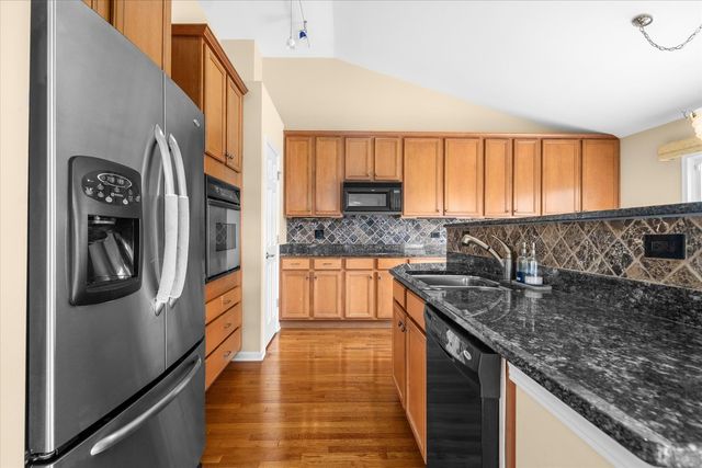 352 Montabello, Bloomingdale, IL 60108