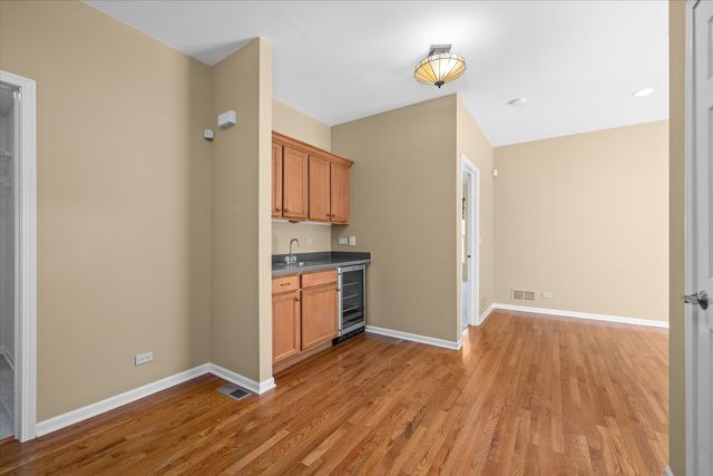 352 Montabello, Bloomingdale, IL 60108