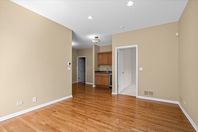 352 Montabello, Bloomingdale, IL 60108