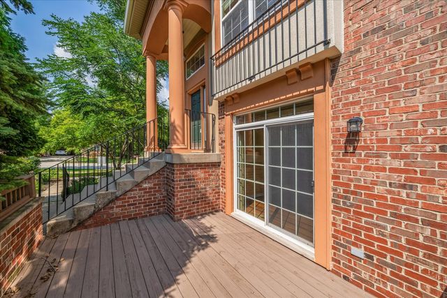352 Montabello, Bloomingdale, IL 60108