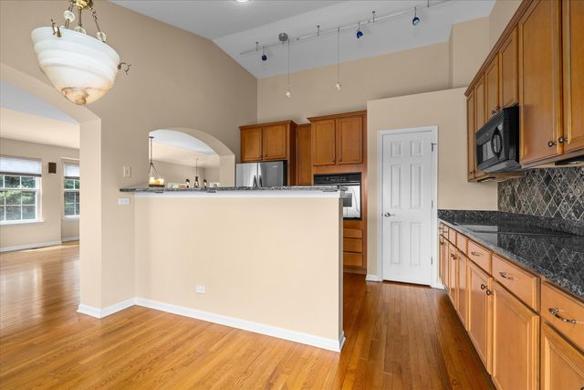 352 Montabello, Bloomingdale, IL 60108
