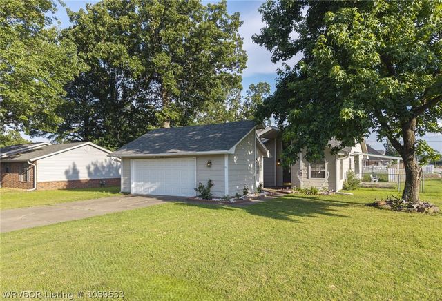 1300 Princeton Drive, Fort Smith, AR 72908
