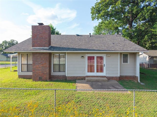 1300 Princeton Drive, Fort Smith, AR 72908
