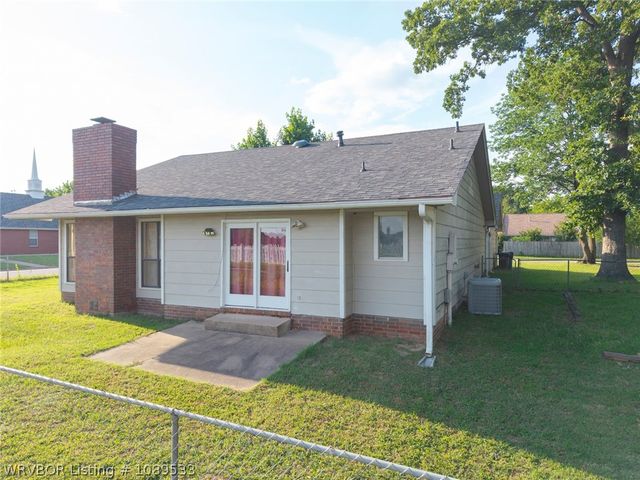 1300 Princeton Drive, Fort Smith, AR 72908
