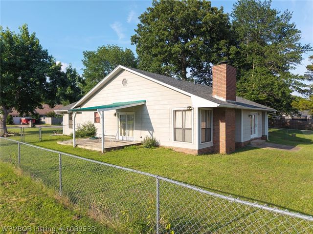 1300 Princeton Drive, Fort Smith, AR 72908