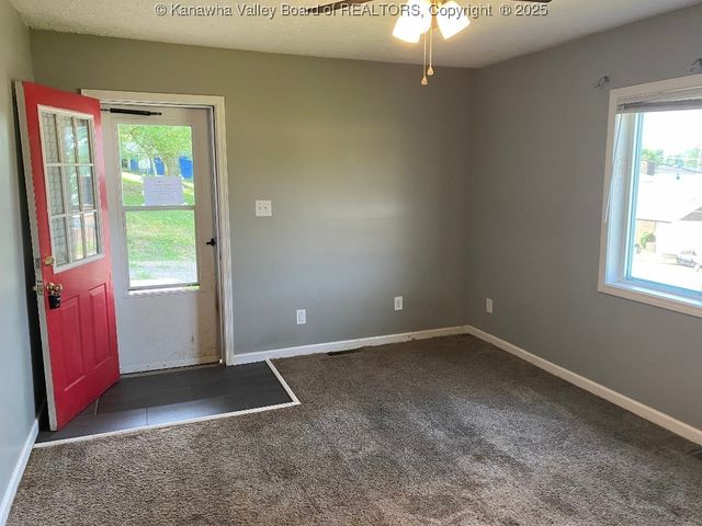 105 Okey Avenue, Nitro, WV 25143