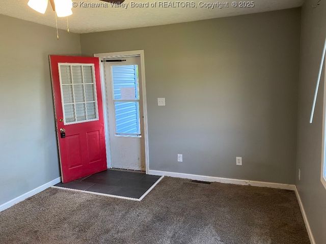 105 Okey Avenue, Nitro, WV 25143