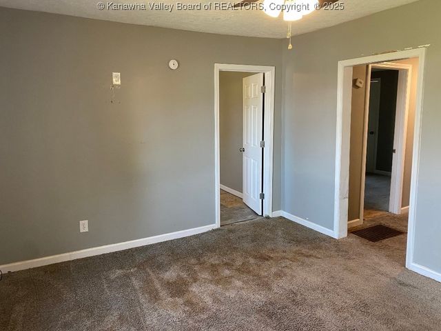 105 Okey Avenue, Nitro, WV 25143