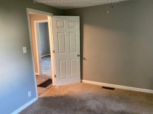 105 Okey Avenue, Nitro, WV 25143