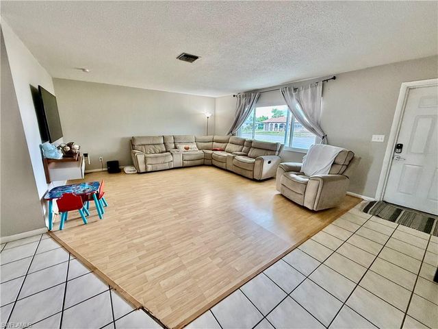 720 Shadyside ST, Lehigh Acres, FL 33936