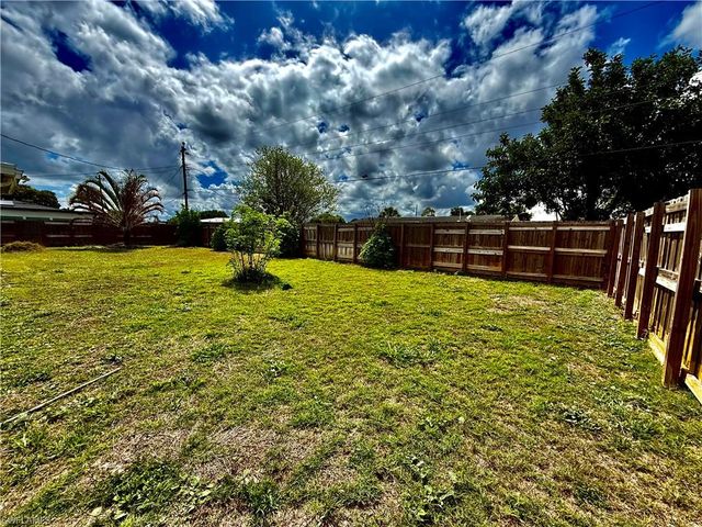 720 Shadyside ST, Lehigh Acres, FL 33936