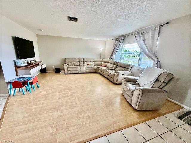 720 Shadyside ST, Lehigh Acres, FL 33936