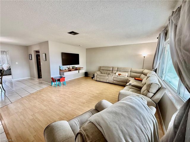 720 Shadyside ST, Lehigh Acres, FL 33936