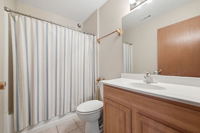 1361 Rock Run Drive H, Crest Hill, IL 60403