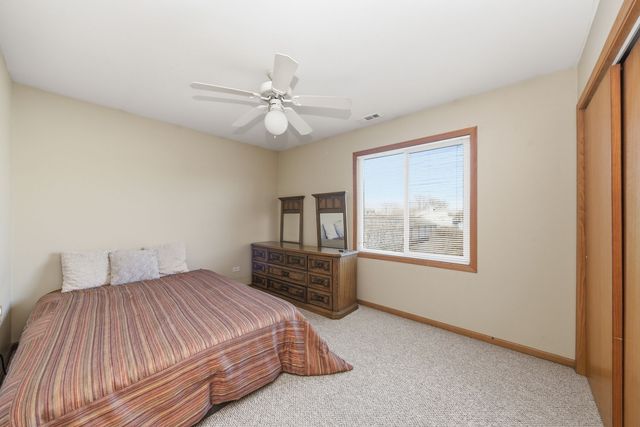 1361 Rock Run Drive H, Crest Hill, IL 60403