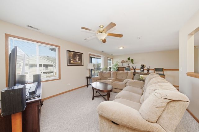 1361 Rock Run Drive H, Crest Hill, IL 60403