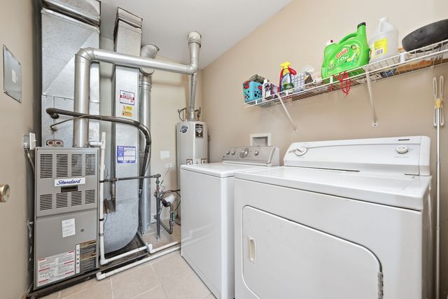 1361 Rock Run Drive H, Crest Hill, IL 60403