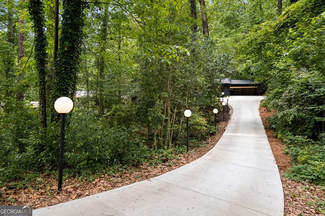 922 Barton Woods Road NE, Atlanta, GA 30307