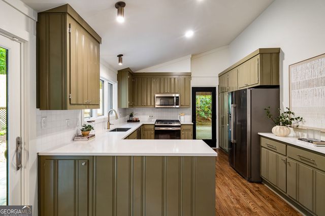 922 Barton Woods Road NE, Atlanta, GA 30307
