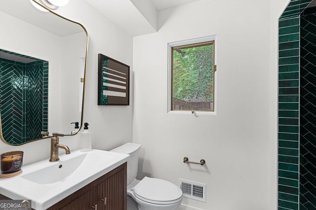 922 Barton Woods Road NE, Atlanta, GA 30307