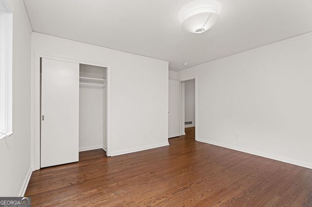 922 Barton Woods Road NE, Atlanta, GA 30307
