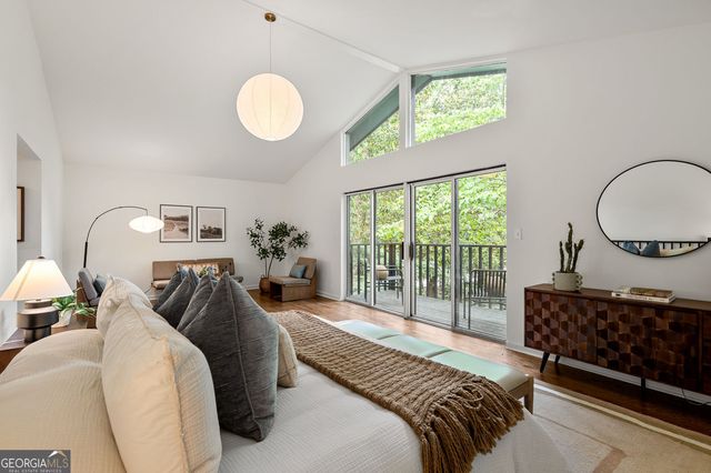 922 Barton Woods Road NE, Atlanta, GA 30307