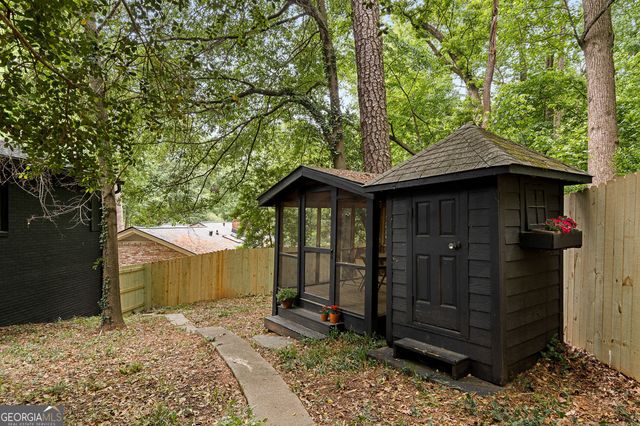 922 Barton Woods Road NE, Atlanta, GA 30307