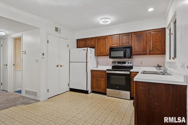 160 S Durkin Dr Unit 4, Springfield, IL 62704