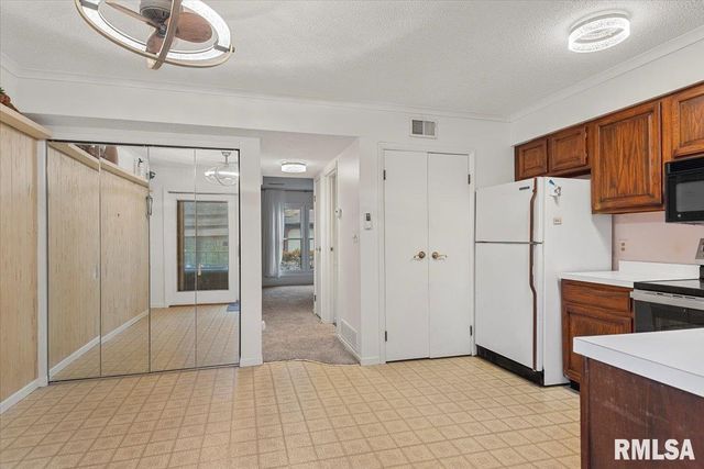 160 S Durkin Dr Unit 4, Springfield, IL 62704