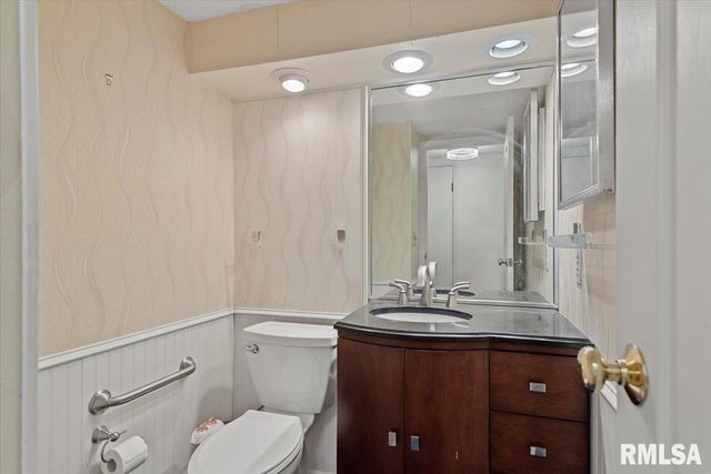 160 S Durkin Dr Unit 4, Springfield, IL 62704