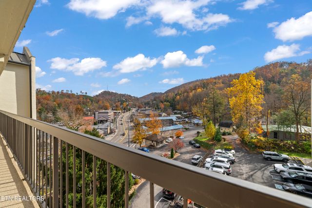 102 Baskins Creek Bypass 507, Gatlinburg, TN 37738