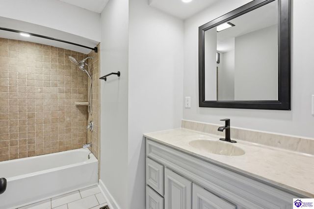 273 Manor Drive, Radcliff, KY 40160