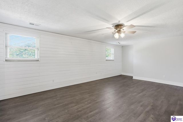 273 Manor Drive, Radcliff, KY 40160