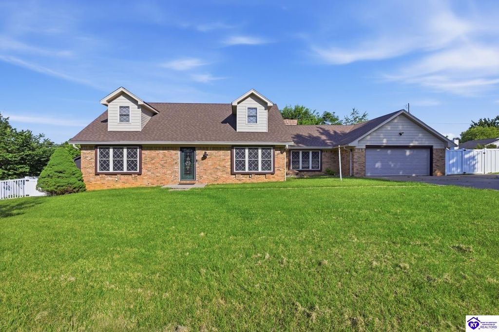 273 Manor Drive, Radcliff, KY 40160