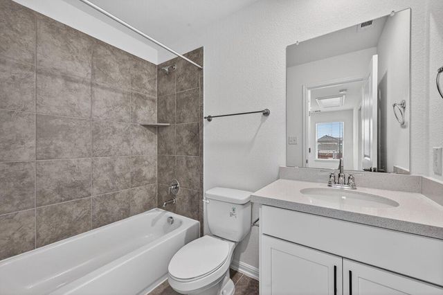 201 Makinaw RD, Hutto, TX 78634
