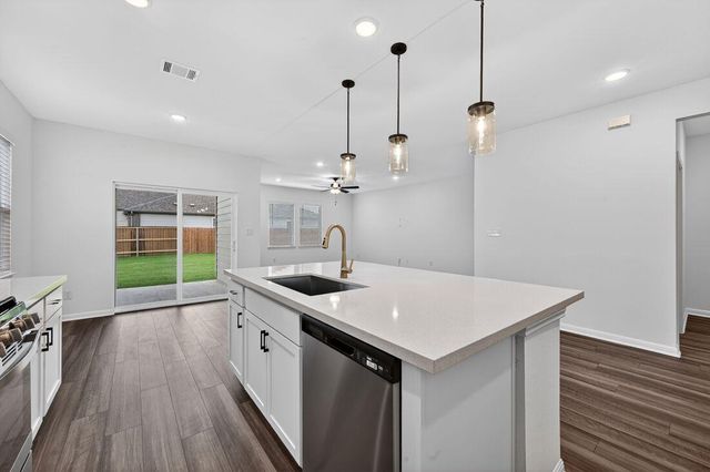 201 Makinaw RD, Hutto, TX 78634