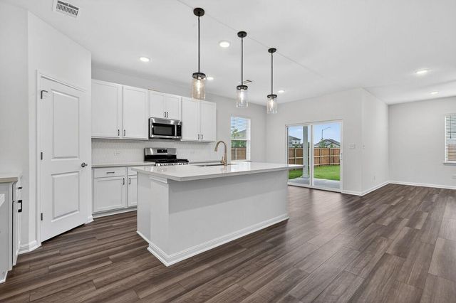 201 Makinaw RD, Hutto, TX 78634