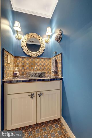 8004 TREVOR PL, Vienna, VA 22182