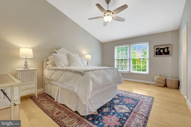 8004 TREVOR PL, Vienna, VA 22182