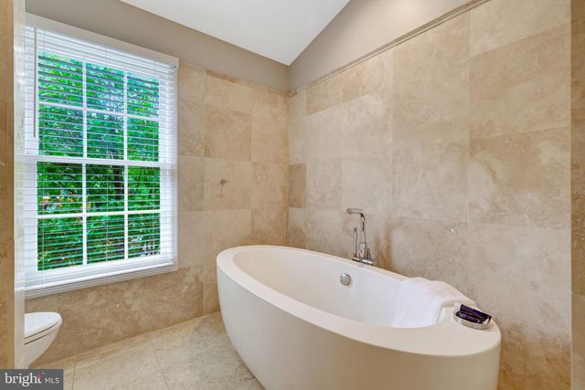 8004 TREVOR PL, Vienna, VA 22182