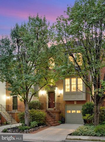 8004 TREVOR PL, Vienna, VA 22182