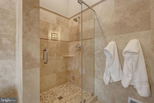 8004 TREVOR PL, Vienna, VA 22182