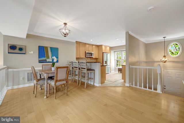 8004 TREVOR PL, Vienna, VA 22182