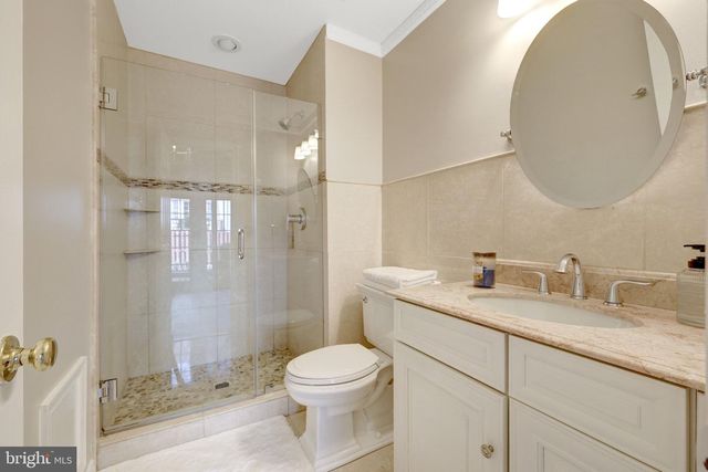 8004 TREVOR PL, Vienna, VA 22182