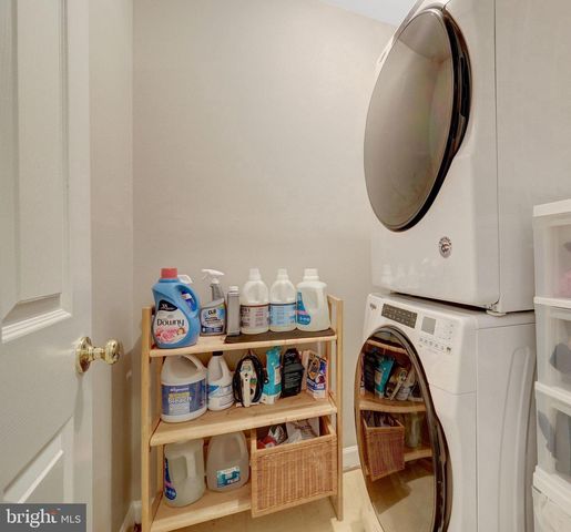 8004 TREVOR PL, Vienna, VA 22182