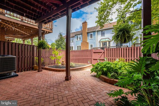 8004 TREVOR PL, Vienna, VA 22182